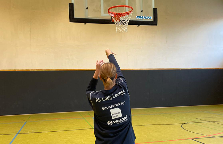 06_Herzensprojekt Aufwärmshirts